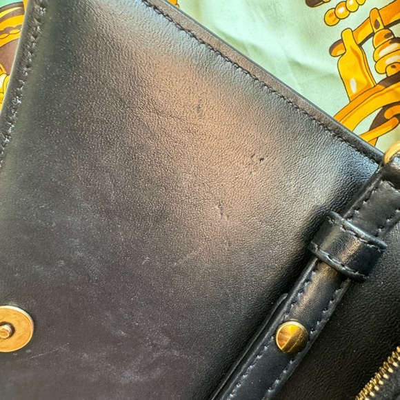 Authentic Balenciaga Hourglass Wallet on chain - Picture 6 of 11